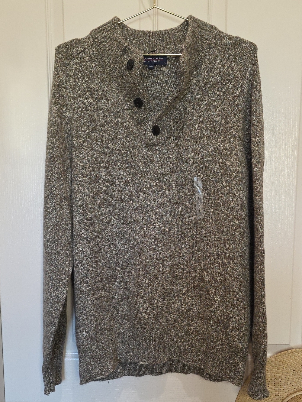 Roundtree & Yorke Men's Brown Heathered Crewneck with Three-Button Placket